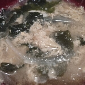 玉ねぎとわかめと卵の味噌汁～時短節約～